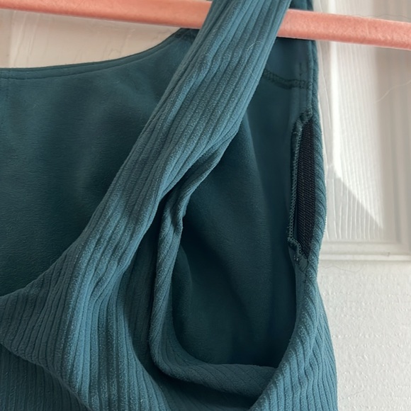 Lululemon Ribbed Sports Bra Size 6 - Picture 4 of 6